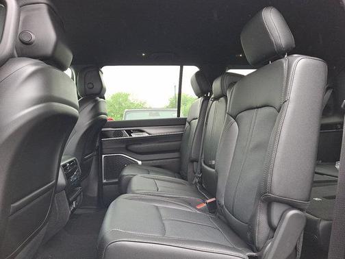 2025 Jeep Wagoneer 4x4