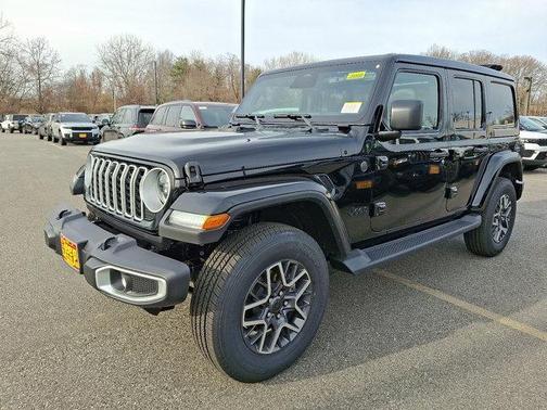2026 Jeep Wrangler 4-Door Sahara 4x4