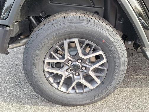 2026 Jeep Wrangler 4-Door Sahara 4x4