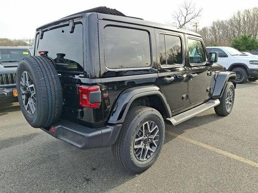 2026 Jeep Wrangler 4-Door Sahara 4x4