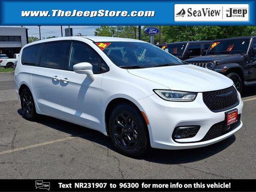 Bright White Clearcoat 2022 Chrysler Pacifica Hybrid Touring L