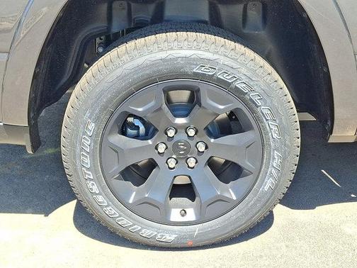 Granite Crystal Metallic Clearcoat 2026 RAM 1500 Big Horn/Lone Star