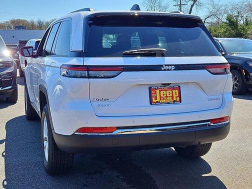 2025 Jeep Grand Cherokee Laredo