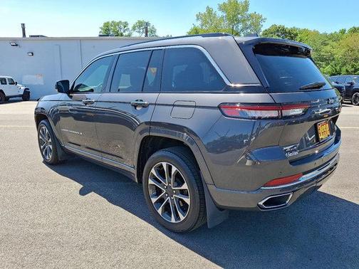 2022 Jeep Grand Cherokee Overland