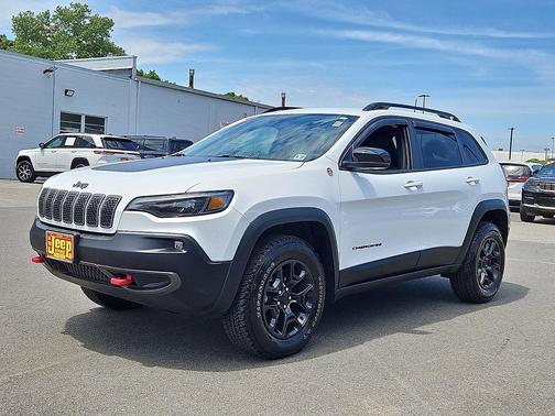Bright White Clearcoat 2022 Jeep Cherokee Trailhawk