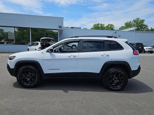 Bright White Clearcoat 2022 Jeep Cherokee Trailhawk