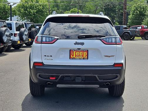 Bright White Clearcoat 2022 Jeep Cherokee Trailhawk