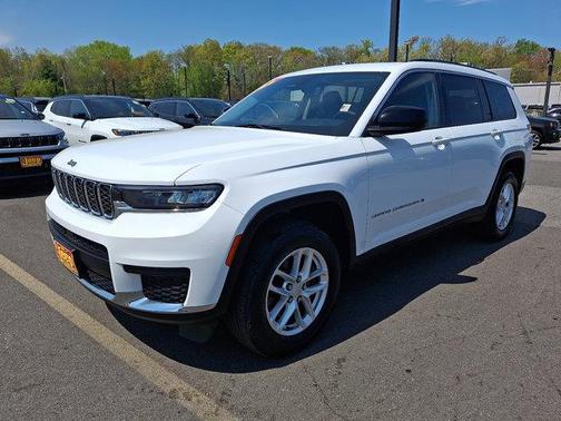 Bright White Clearcoat 2023 Jeep Grand Cherokee L Laredo