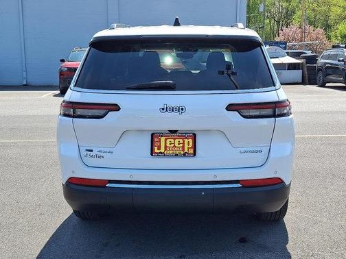 Bright White Clearcoat 2023 Jeep Grand Cherokee L Laredo