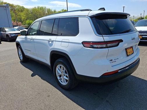 Bright White Clearcoat 2023 Jeep Grand Cherokee L Laredo