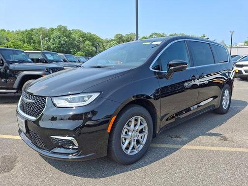 2025 Chrysler Pacifica L