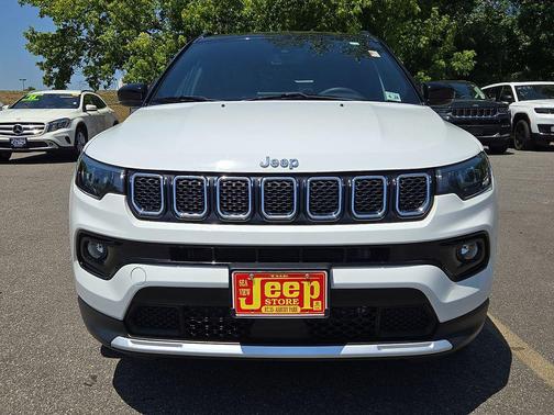 Bright White Clearcoat 2023 Jeep Compass Limited