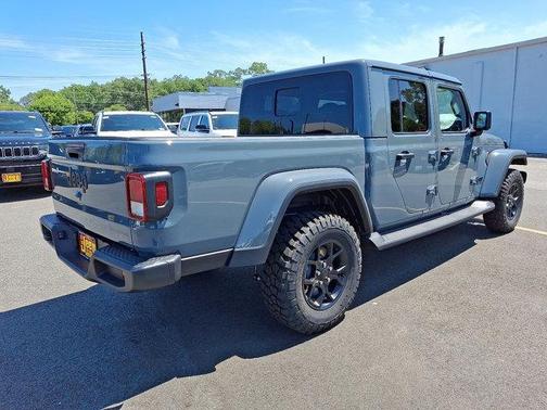 2025 Jeep Gladiator High Tide