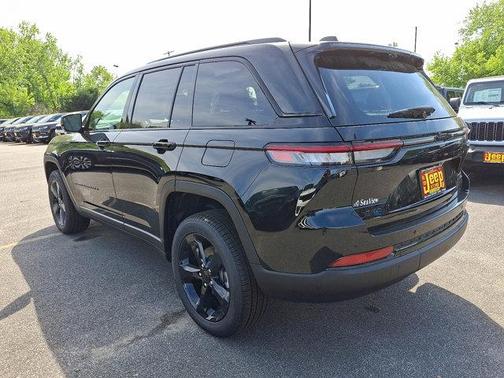 2025 Jeep Grand Cherokee Limited X