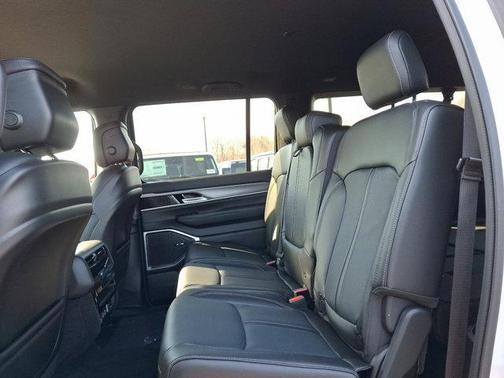 2025 Jeep Wagoneer L Series I 4x4