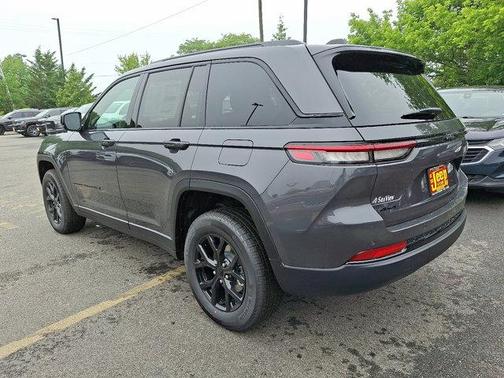 2025 Jeep Grand Cherokee Altitude