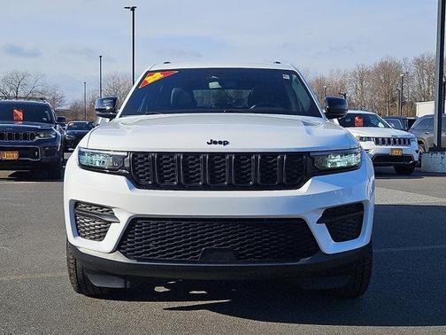 2022 Jeep Grand Cherokee Altitude