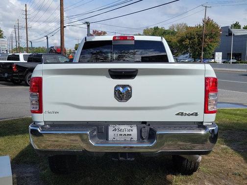 2024 RAM 2500 Tradesman Crew Cab 4x4 6'4' Box