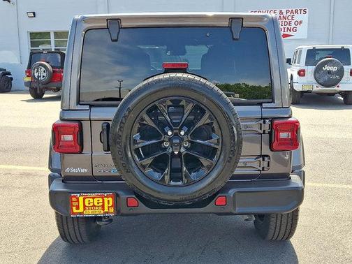 Granite Crystal Metallic Clearcoat 2025 Jeep Wrangler 4xe Sahara