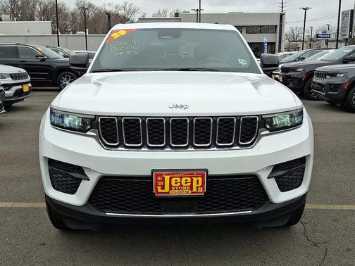 2025 Jeep Grand Cherokee Laredo