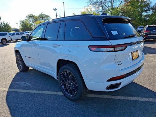 2025 Jeep Grand Cherokee Summit