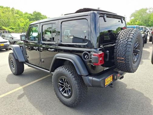 Black Clearcoat 2026 Jeep Wrangler Willys