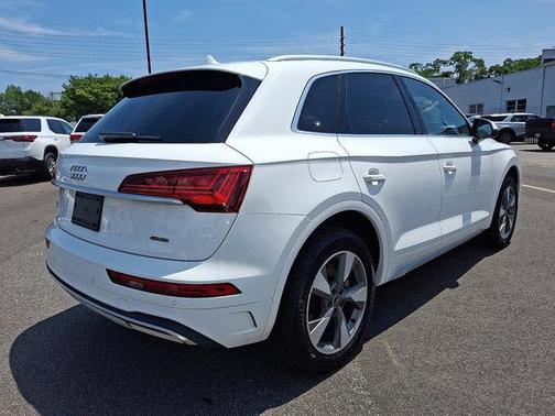 2022 Audi Q5 40 Premium Plus