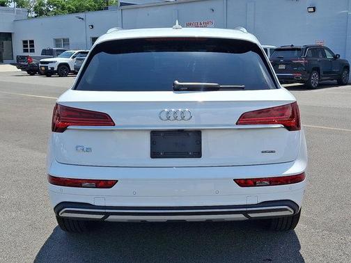 2022 Audi Q5 40 Premium Plus