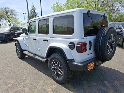 2025 Jeep Wrangler 4-Door Sahara 4x4
