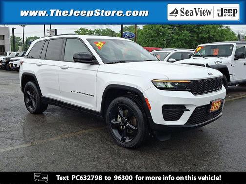 Bright White Clearcoat 2023 Jeep Grand Cherokee Altitude