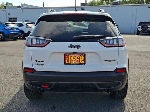 2022 Jeep Cherokee Trailhawk