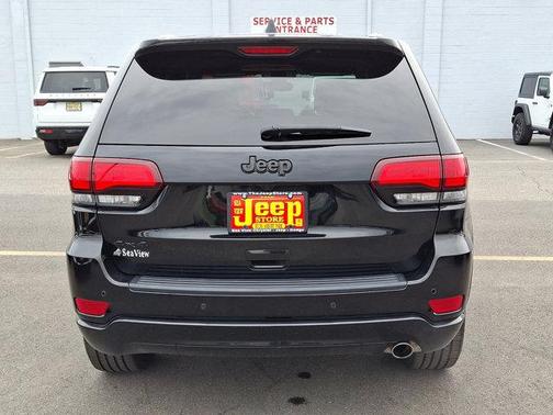 2022 Jeep Grand Cherokee Laredo
