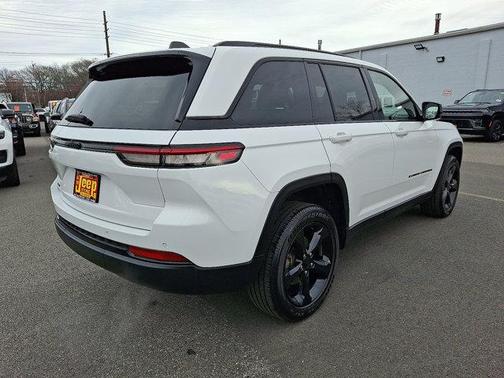 2023 Jeep Grand Cherokee Altitude