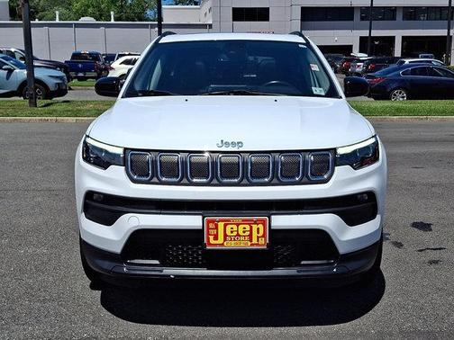 2022 Jeep Compass Latitude Lux