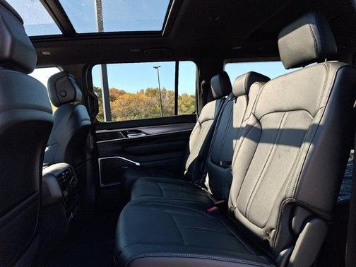 2025 Jeep Wagoneer 4x4