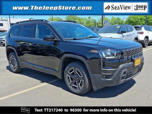 Diamond Black Crystal Pearlcoat 2026 Jeep Cherokee Laredo 4x4