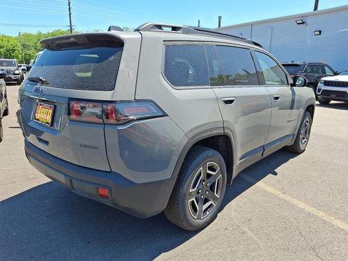 Sting-Gray Clearcoat 2026 Jeep Cherokee Laredo 4x4