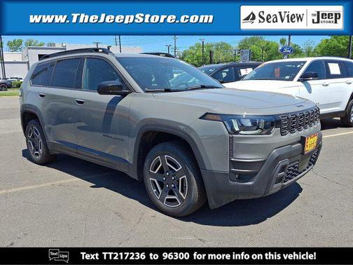 Sting-Gray Clearcoat 2026 Jeep Cherokee Laredo 4x4