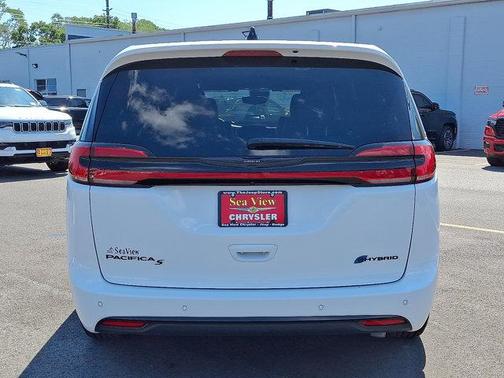 2023 Chrysler Pacifica Hybrid Touring L