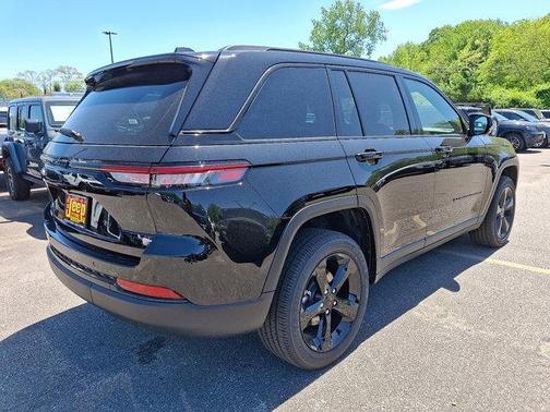 2025 Jeep Grand Cherokee Altitude