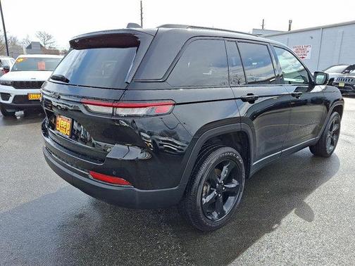 2025 Jeep Grand Cherokee Altitude