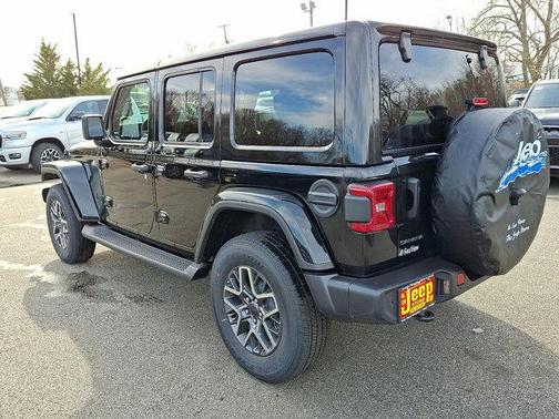 2026 Jeep Wrangler 4-Door Sahara 4x4