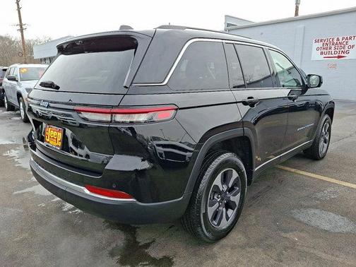 2022 Jeep Grand Cherokee 4xe Base