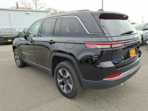 2022 Jeep Grand Cherokee 4xe Base