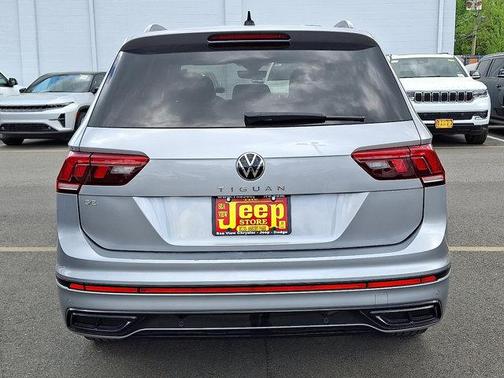 2022 Volkswagen Tiguan 2.0T SE R-Line Black