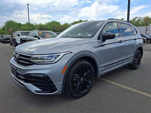2022 Volkswagen Tiguan 2.0T SE R-Line Black
