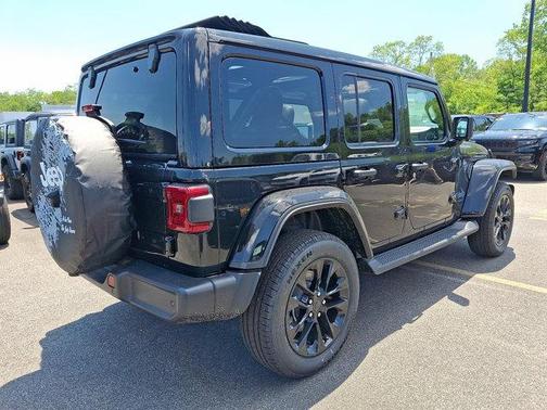 2025 Jeep Wrangler 4xe Sahara