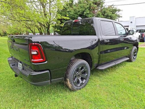 Diamond Black Crystal Pearlcoat 2026 RAM 1500 Express
