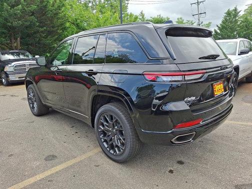 2025 Jeep Grand Cherokee Summit