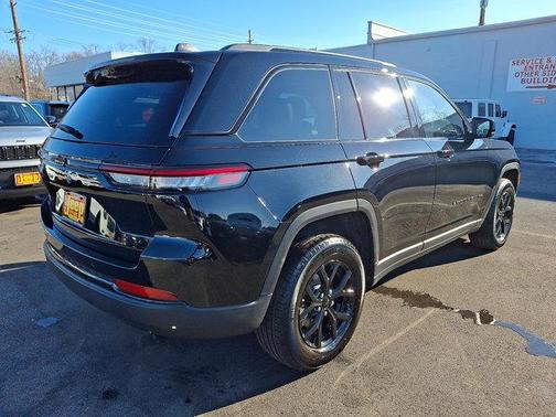 2025 Jeep Grand Cherokee Altitude